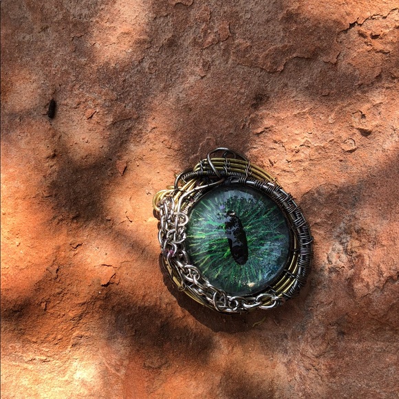 Wire Wrap Reversible Eye Pendant - Picture 5 of 7